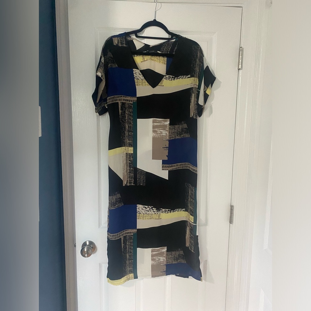 Aritzia Babaton light weight color block dress